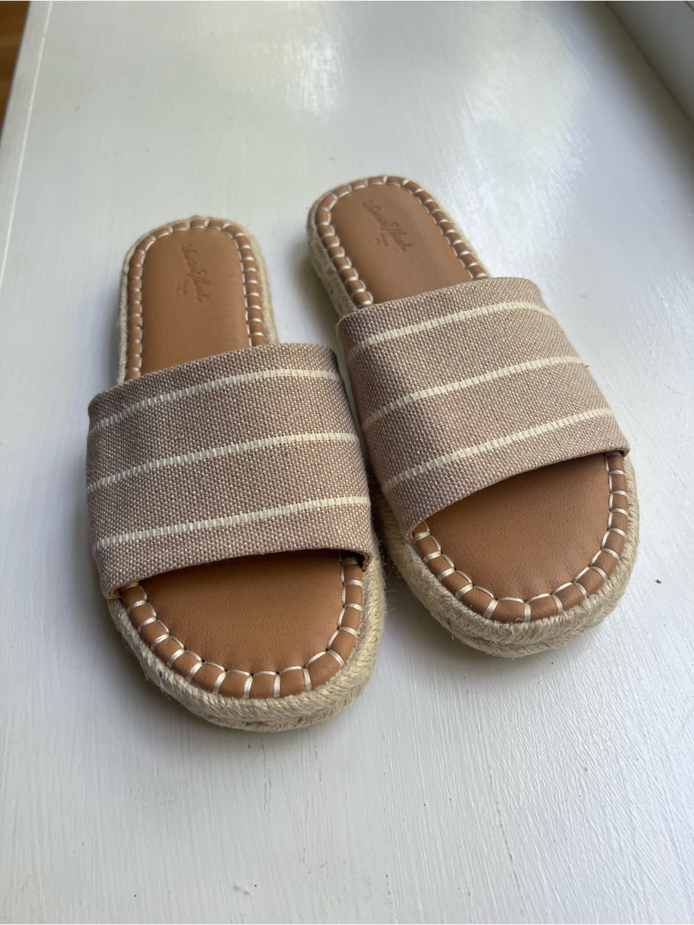 Universal Thread Tan and Cream Espadrille Slide Sandals
